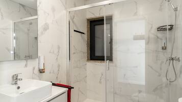 Shower, towels