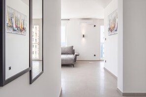 Common area (corridors, hall)