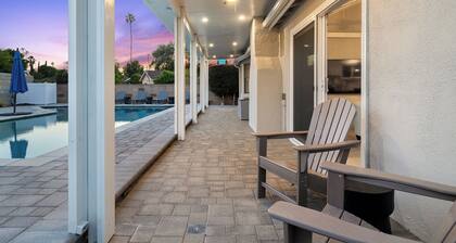 Newly Remodeled Modern House with Pool - Pet-Friendly