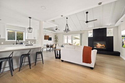 Newly Remodeled Modern House with Pool - Pet-Friendly