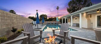 Newly Remodeled Modern House with Pool - Pet-Friendly