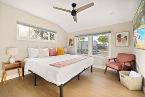 3 bedrooms, iron/ironing board, travel crib, free WiFi