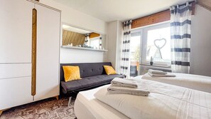 Unclassified image, 2 of 13, button - Fewo Renauweg - Gemütliche Ferienwohnung in Ruhiger Lage (Winterberg)