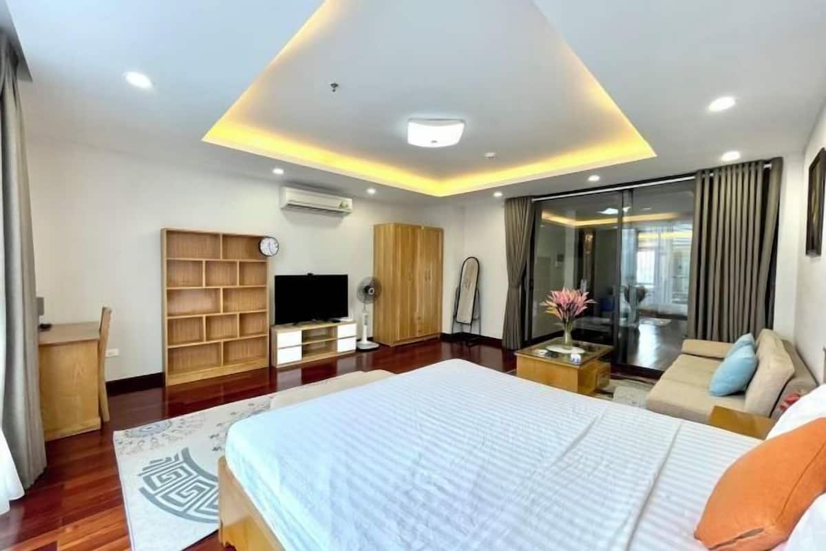 Ropa de cama de alta calidad y escritorio