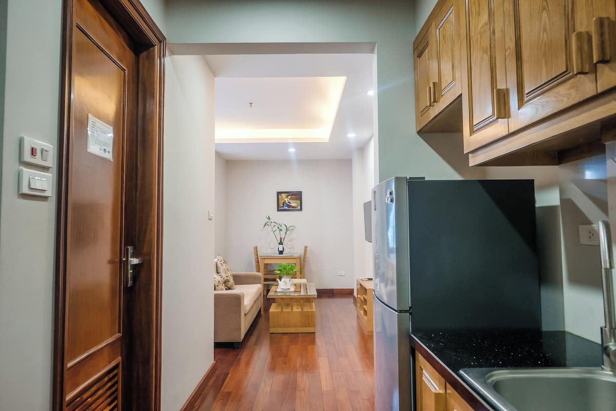 Premium bedding, desk, laptop workspace, free WiFi