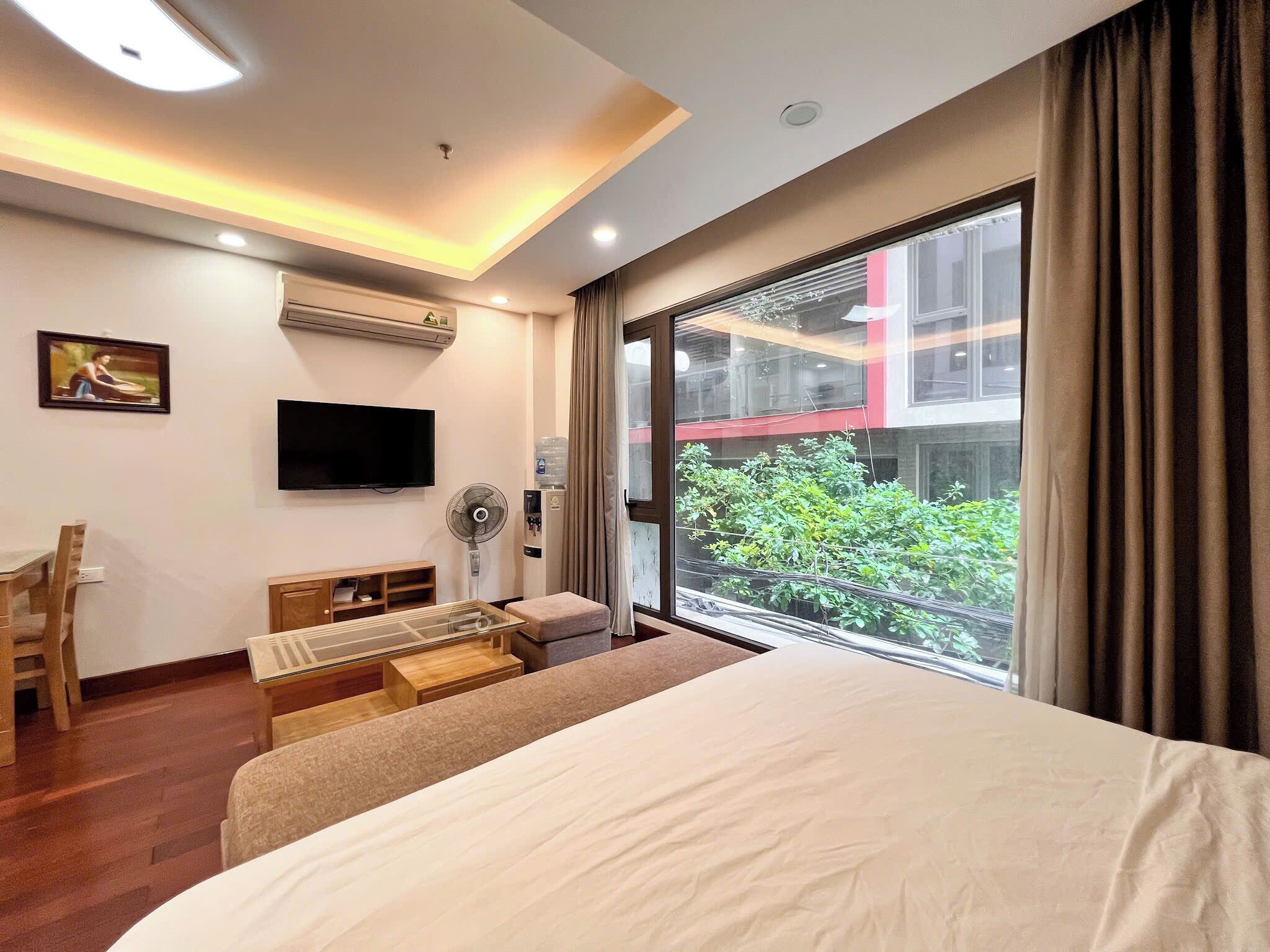 小型开间 | 高档床上用品、办公桌、笔记本电脑工作区、免费 WiFi