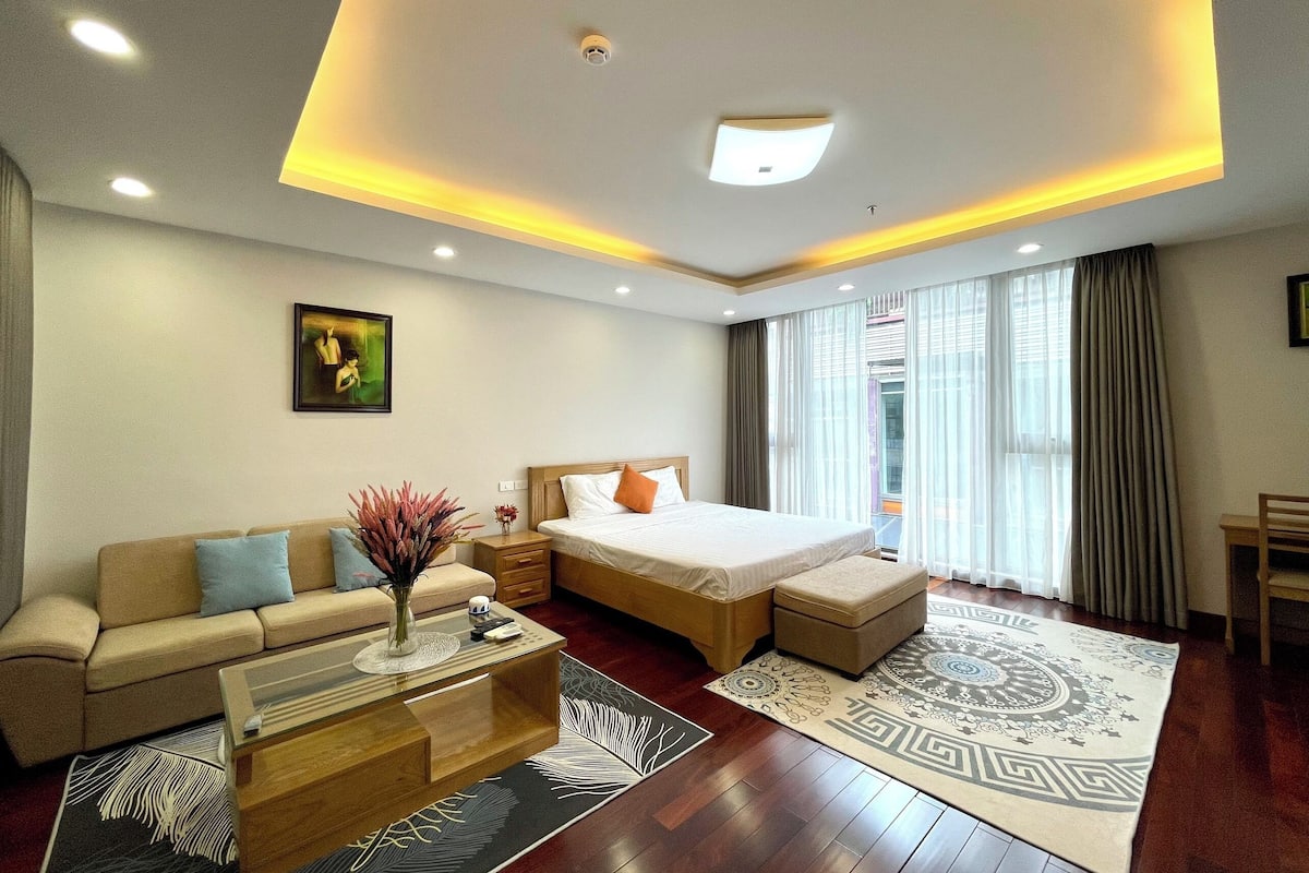 Deluxe Apartment, Lake View | Premium bedding, desk, laptop workspace, free WiFi
