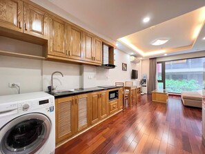 小型开间 | 私人厨房 | 冰箱、炉灶、电饭煲、厨具/餐具