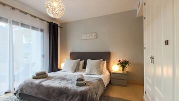 2 slaapkamers, een strijkplank/strijkijzer, gratis wifi, beddengoed