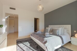 2 Schlafzimmer, Bügeleisen/Bügelbrett, kostenloses WLAN, Bettwäsche