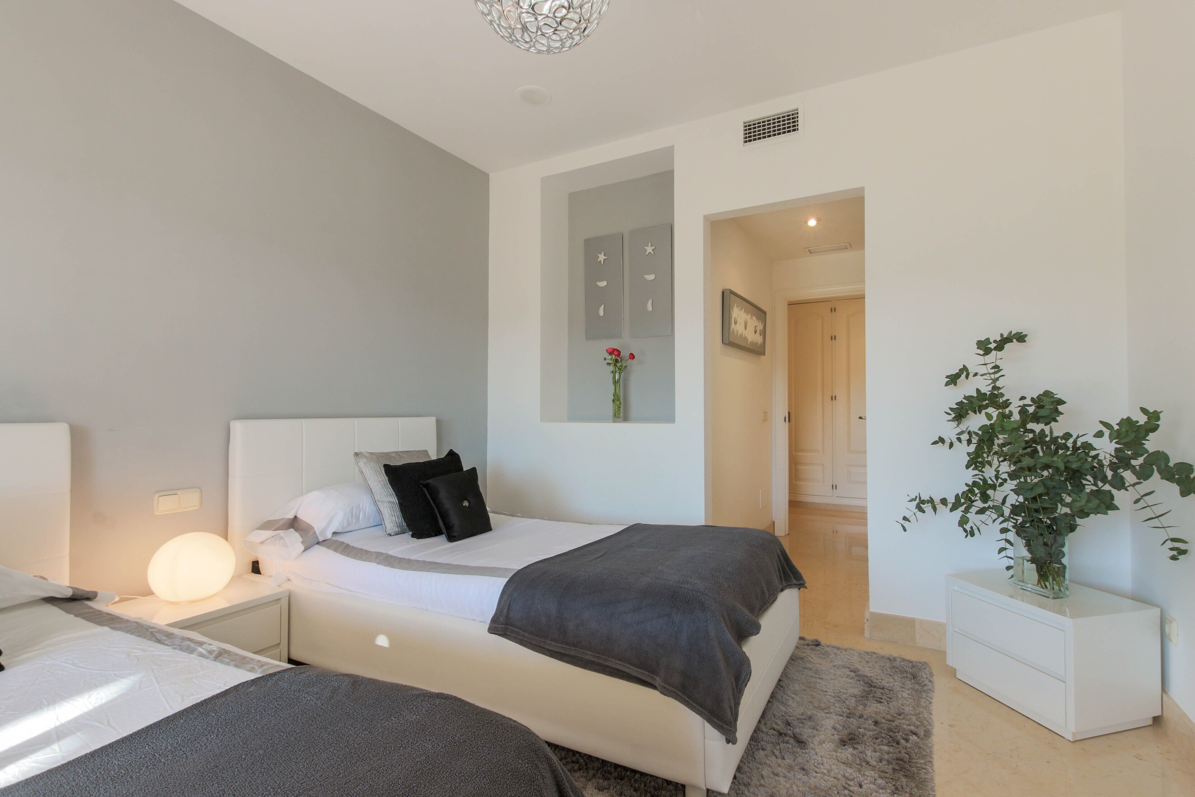 2 chambres, fer et planche à repasser, Wi-Fi gratuit, draps fournis