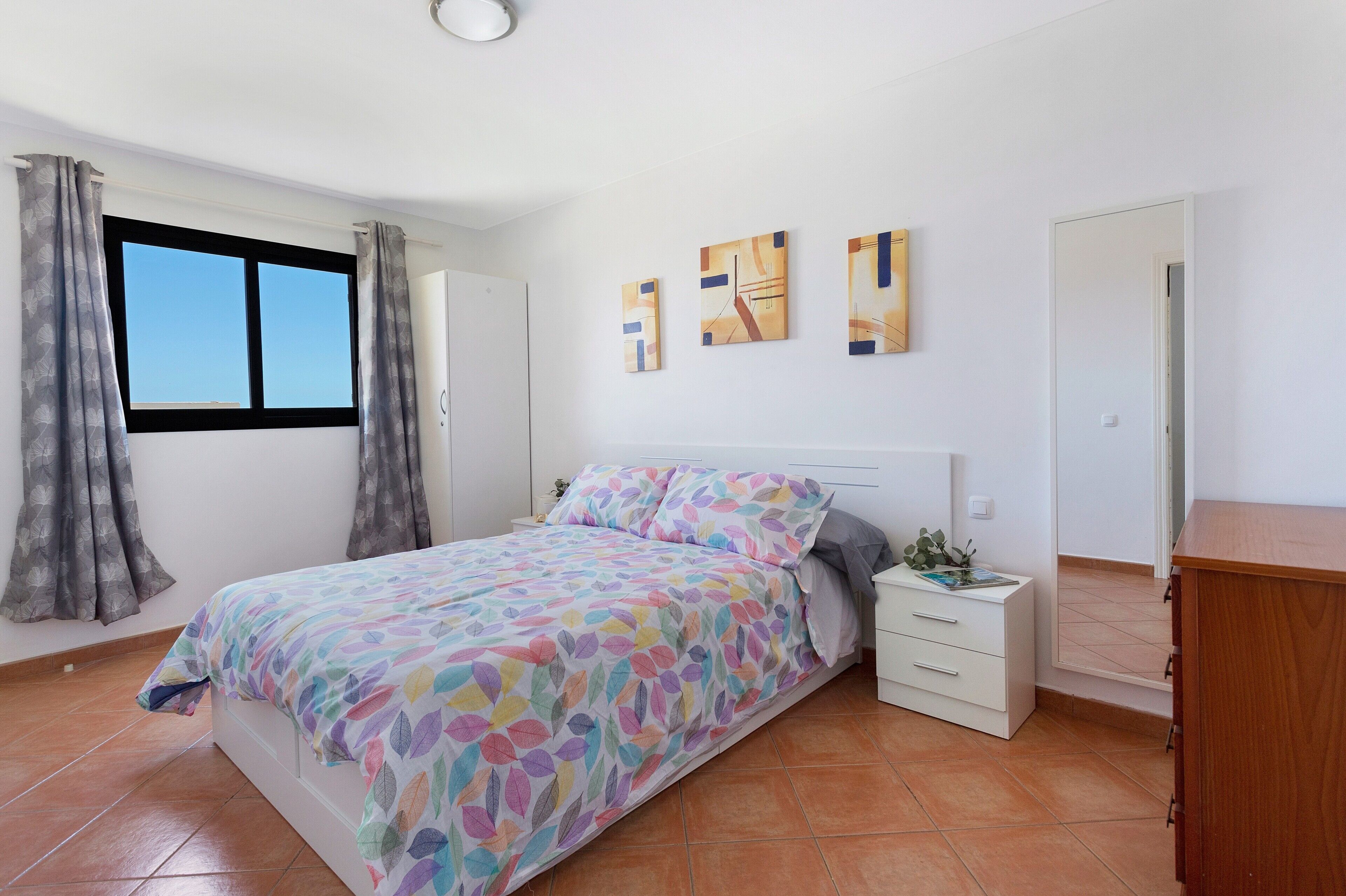 2 habitaciones, tabla de planchar con plancha y wifi gratis 