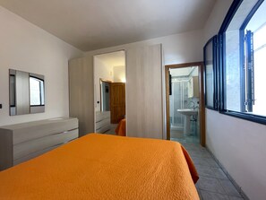 2 bedrooms, bed sheets