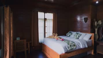 Desk, WiFi (free), bed sheets