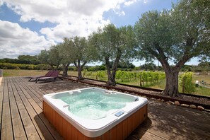 Terrace/patio - Holiday Apartment 'Casa Do Livramento Adega' with Shared Pool, Wi-Fi and Air Conditioning (Tavira)