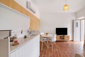 Dining - Apartment 'Casa Do Livramento' with Shared Pool, Wi-Fi and Air Conditioning (Tavira)