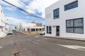 Exterior - Vacation Apartment 'Sparrow' with Wi-Fi and Air Conditioning (La Santa)