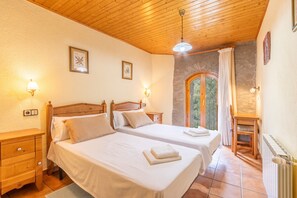 5 camere, ferro/asse da stiro, Wi-Fi gratuito, lenzuola