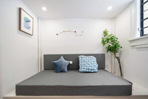 Apartemen Desain, Bebas Asap Rokok, dapur | 1 kamar tidur, selimut bulu angsa, dan meja kerja