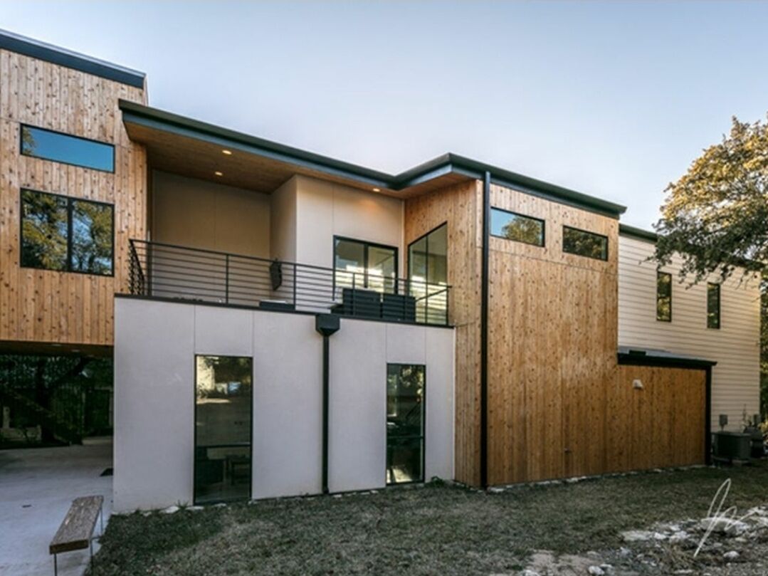 Bouldin Creek 4BR/3BTH Location x3/Heated Pool/Tesla Charger/Piano/XBox