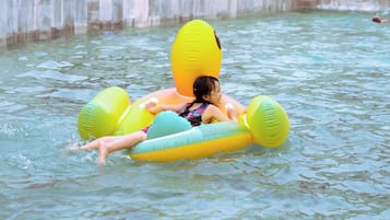 Exercise/lap pool