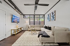 Smart TV, offices