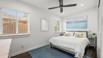 3 bedrooms, desk, iron/ironing board, travel crib