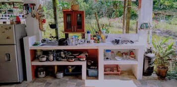 Basic Shared Dormitory, Garden View | Shared kitchen | Full-size fridge, stovetop, blender, cookware/dishes/utensils