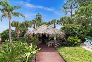 Terrace/patio - Vista Grande - Resort & Spa - 15 Minutes to Disney! Beach, Pools & More! (Davenport)