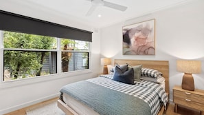 4 bedrooms, iron/ironing board, WiFi, bed sheets