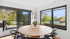 Dining - Bella Vita - Stylish 4-bedroom holiday home in Lorne (Lorne)