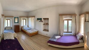 Shared Dormitory, Patio, Courtyard View - Bodrum Ecohostel (Bodrum)