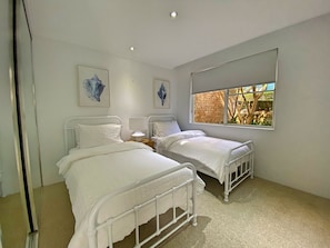 3 sovrum, skrivbord, strykjärn/strykbräda och gratis wi-fi