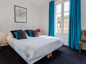 4 chambres, fer et planche à repasser, lit parapluie, Wi-Fi gratuit