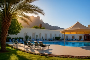 Outdoor pool - FALAJ DARIS HOTEL (Nizwa)