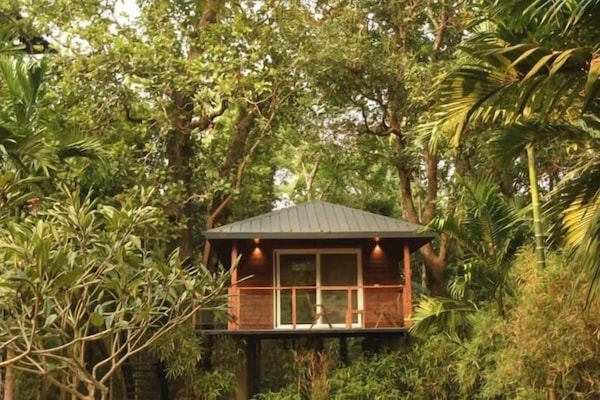 Doppia Luxury | Con stile personalizzato, con arredamento individuale, una scrivania