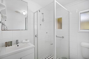 Shower, towels