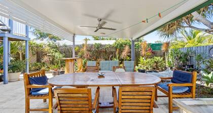 "The Little Blue Shack" - Marcoola Granny Flat