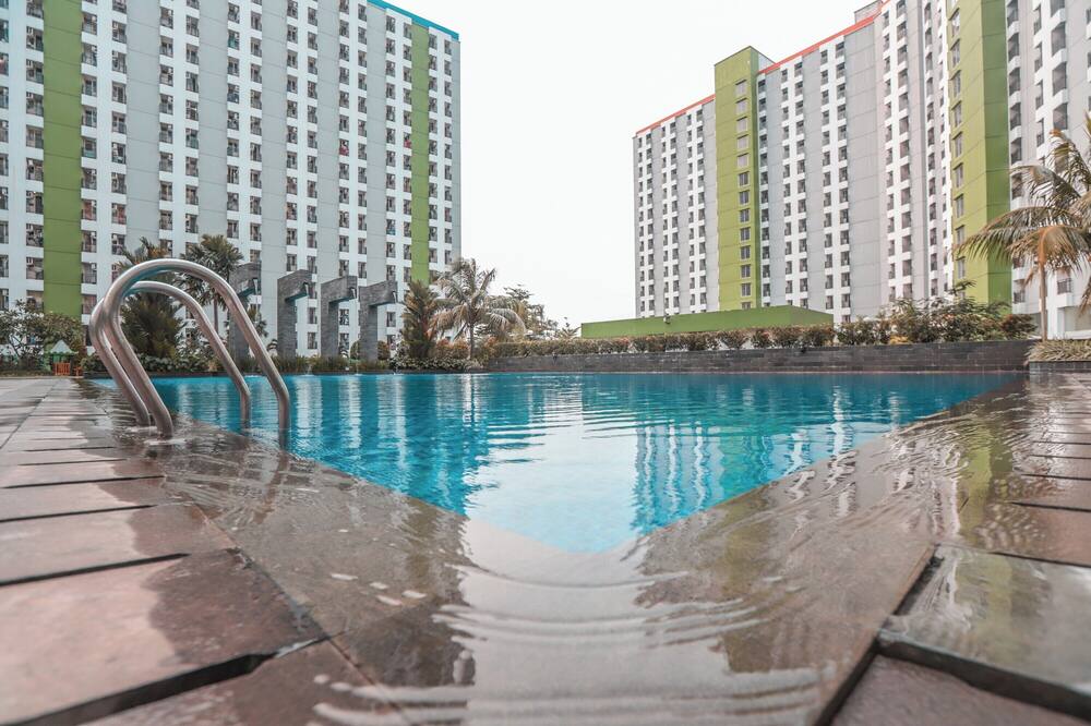 Hotel O Ciputat Near Apartment Green Lake View Ciputat
