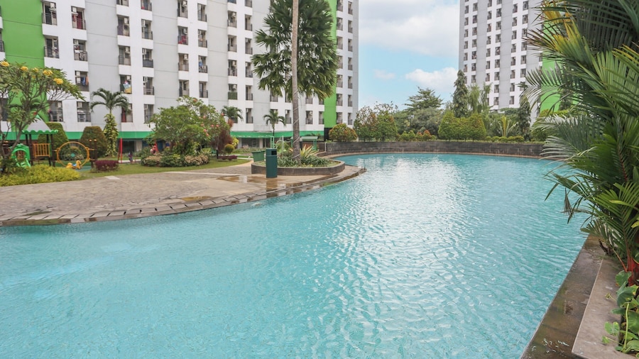 Hotel O Ciputat Near Apartment Green Lake View Ciputat