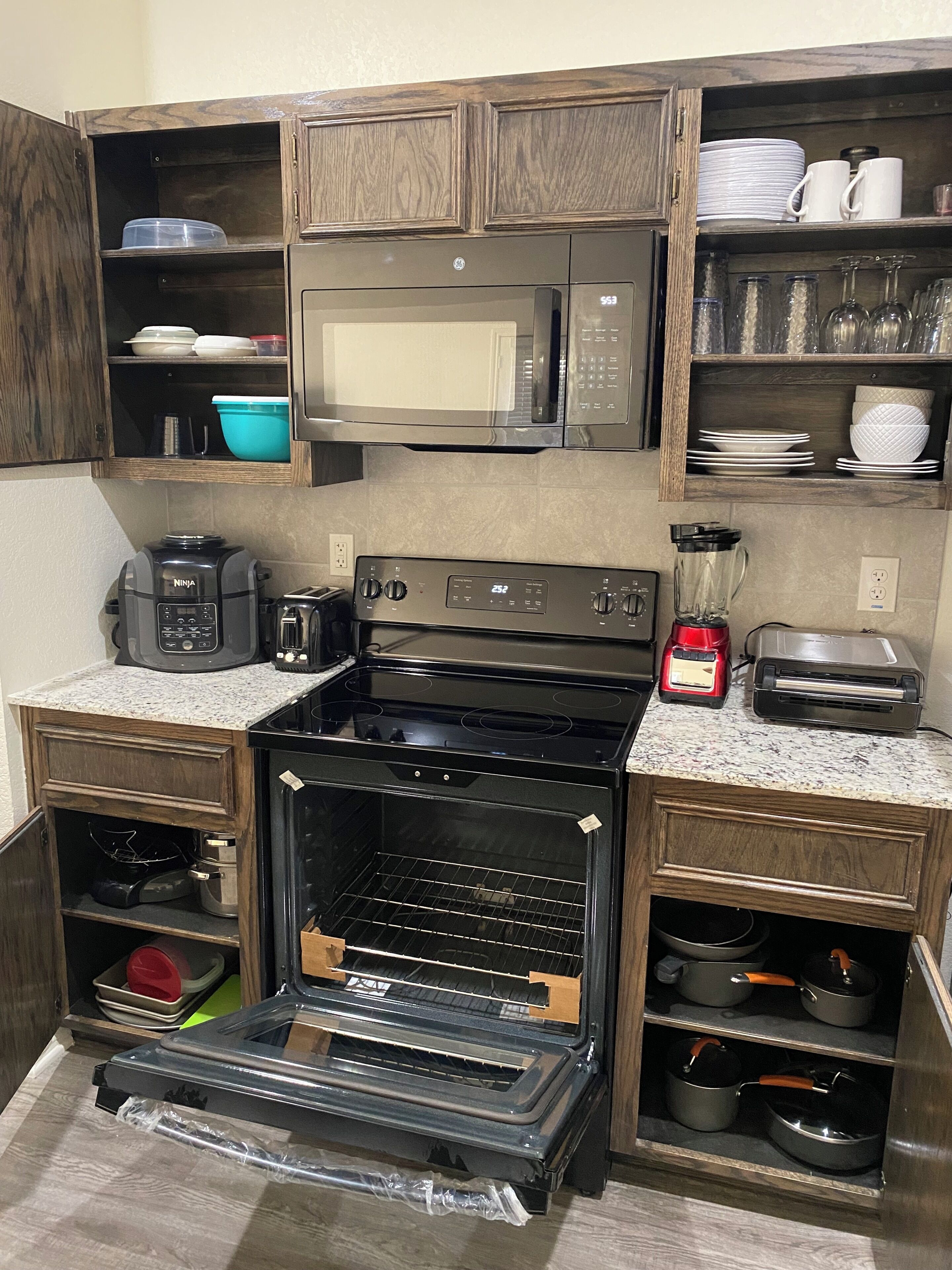 Fridge, microwave