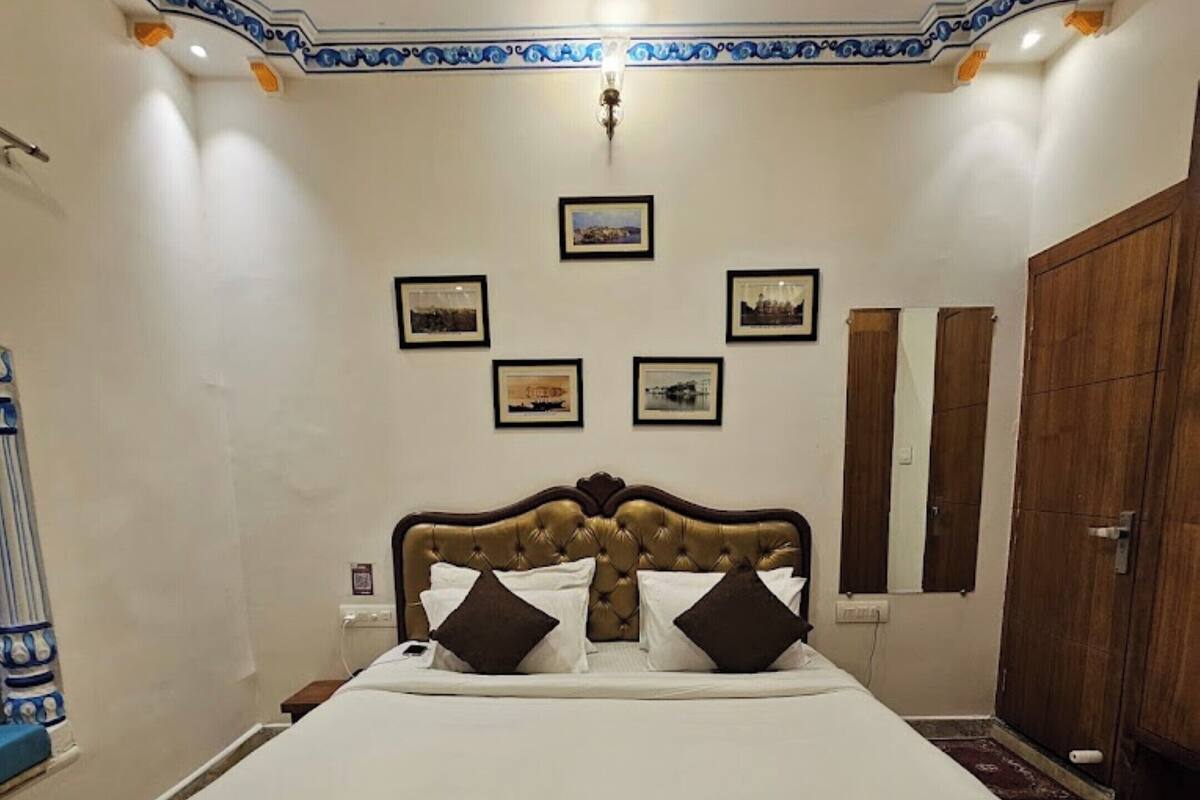 Deluxe Double Room | Free WiFi, bed sheets