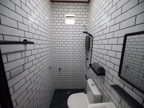 Kamar, 2 kamar tidur | Kamar mandi | Shower dan handuk