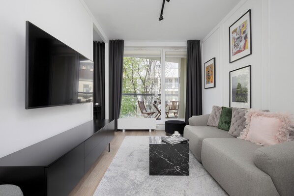 Studio, Balcony | Living room - Warsaw Jaktorowska Apartment by Renters (Warsaw)