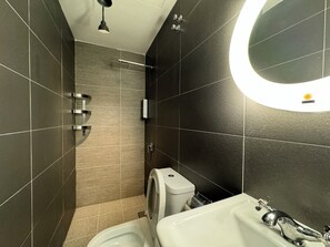Economy Single Room | Bathroom - Cloude x Moka (Kuala Lumpur)