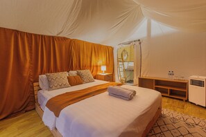 Superior Tent, River View | Bed sheets - Camani Glamping (Karangasem)