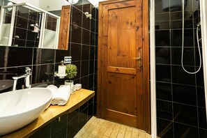 Bathroom - Su Entu (Palau)