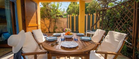 Apartamento família, vários quartos (Su Entu) | Opções para refeição ao ar livre