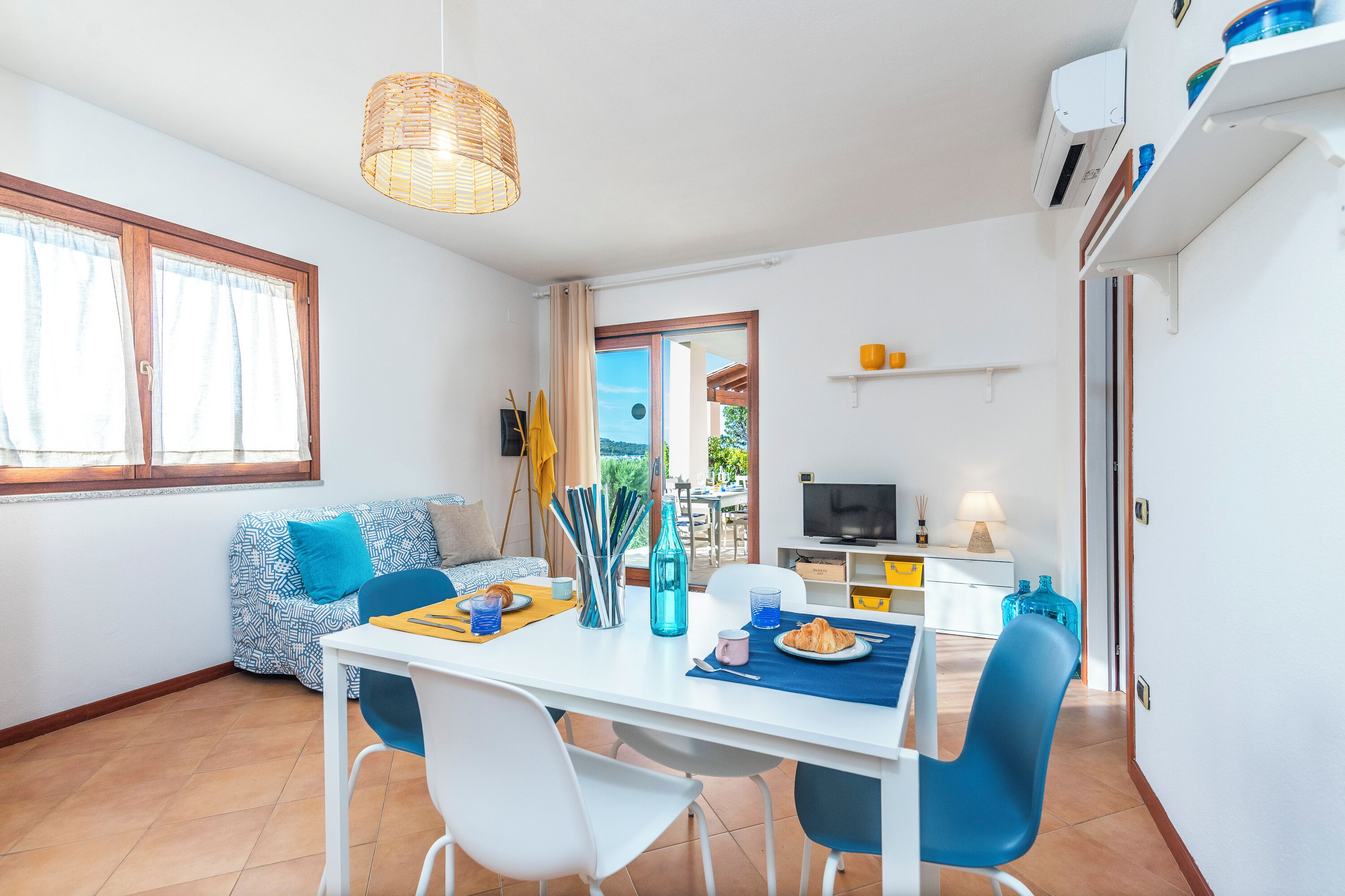 家庭公寓, 多间卧室 (Residence I Mirti n. 8) | 起居区 | 21-英寸纯平电视（配备有线频道）