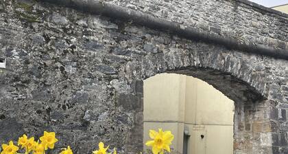The Fort Archway - ground floor apartment at The Highland Club, Loch Ness